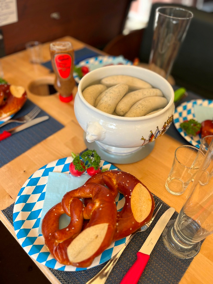 Wein trinken auf einer Kutschfahrt
